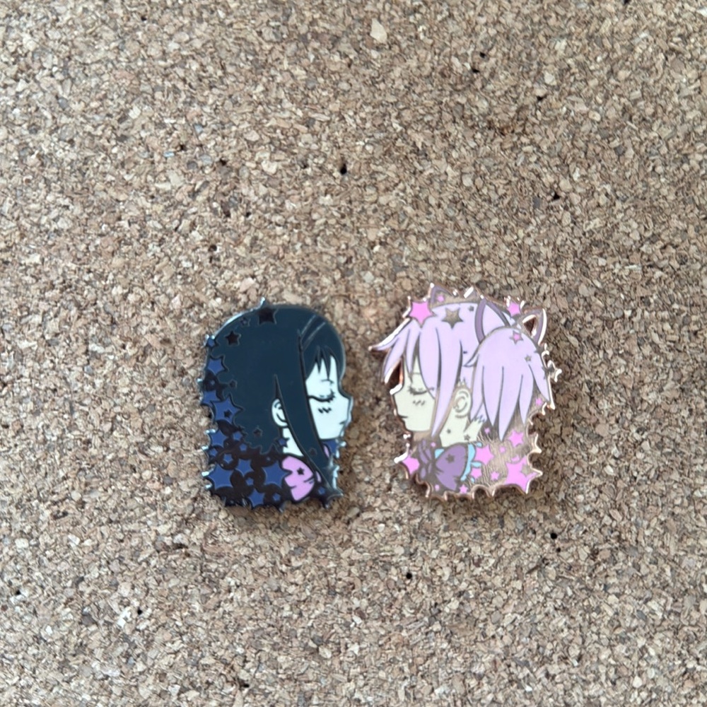 Homura and Madoka enamel Pin set